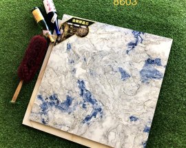 Trang trí không gian bằng mẫu gạch 80x80 khắc kim sang trọng