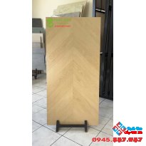 Gạch 60x120 trung quốc vân gỗ ghép xương cá màu vàng kem nhạt