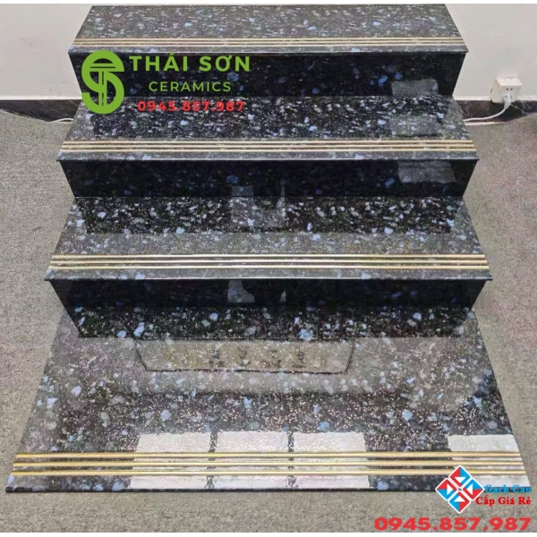 Gạch lát cầu thang 47x120 khắc kim vàng mè hoa cương