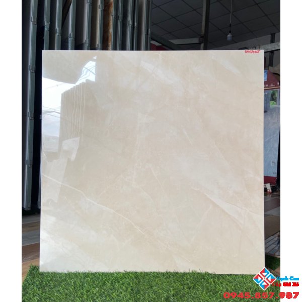 Gạch lát nền 80x80 bóng kiếng vân vàng nhẹ