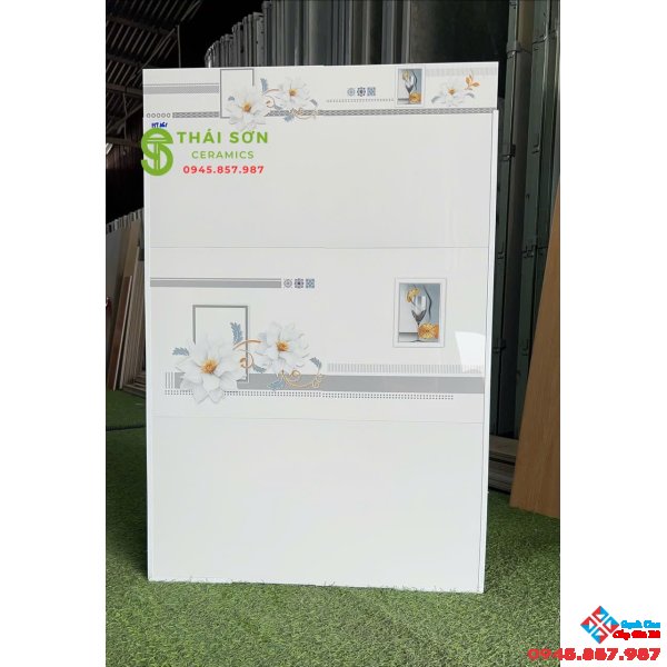 Gạch hà thanh 30x60 bóng kiếng màu trắng ko vân ốp tường