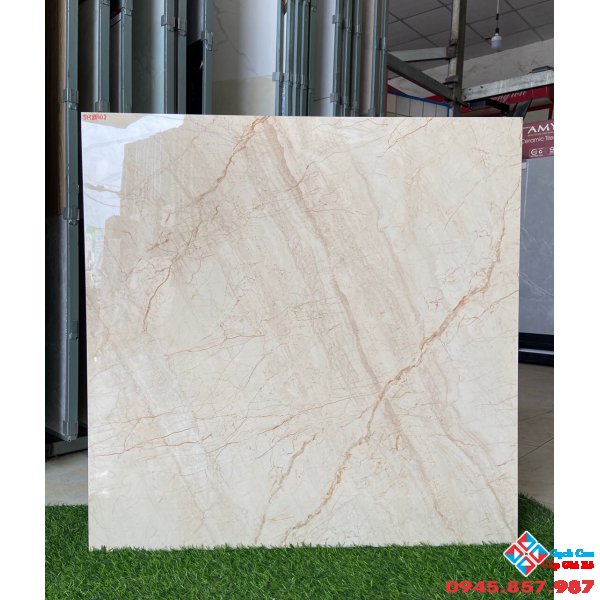 Gạch bóng kiếng 80x80 có trơn không