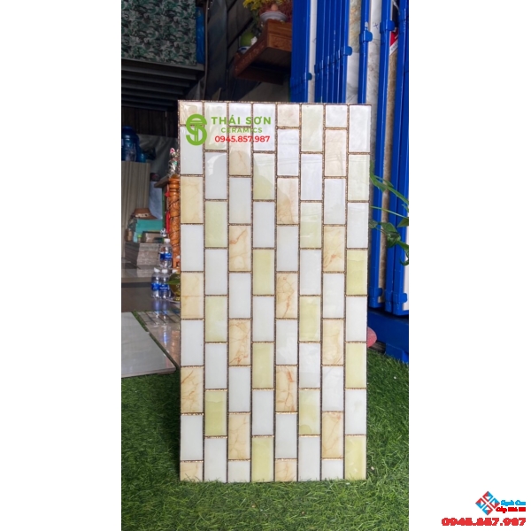 Gạch đá bóng kiếng nhũ vàng trang trí 30x60 bán chạy nhất